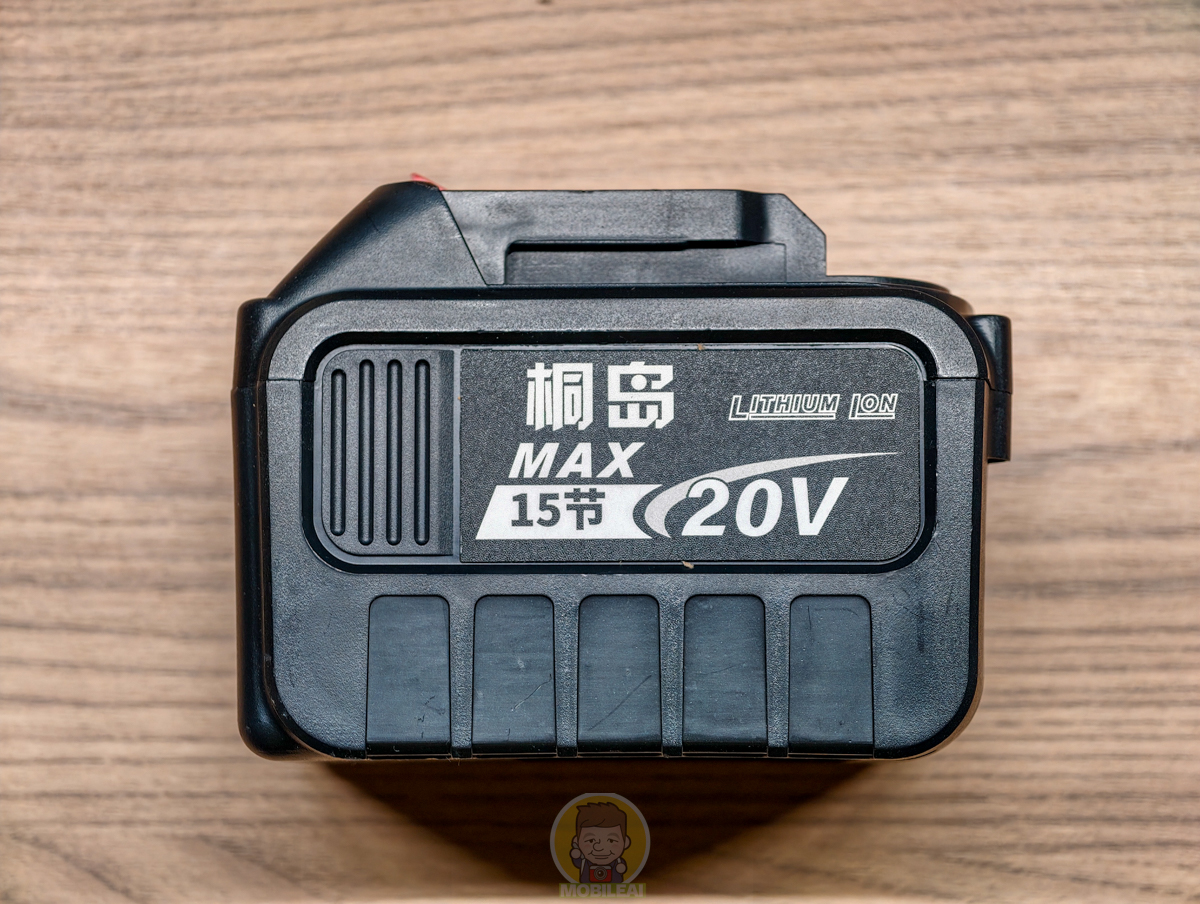 台幣900元不到 CP 值超高支援有線、無線又可更換電池的電動打氣機!